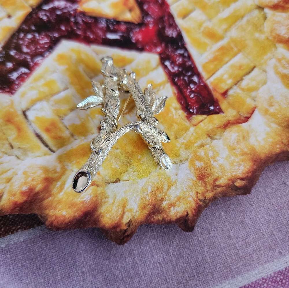 A letter Broach